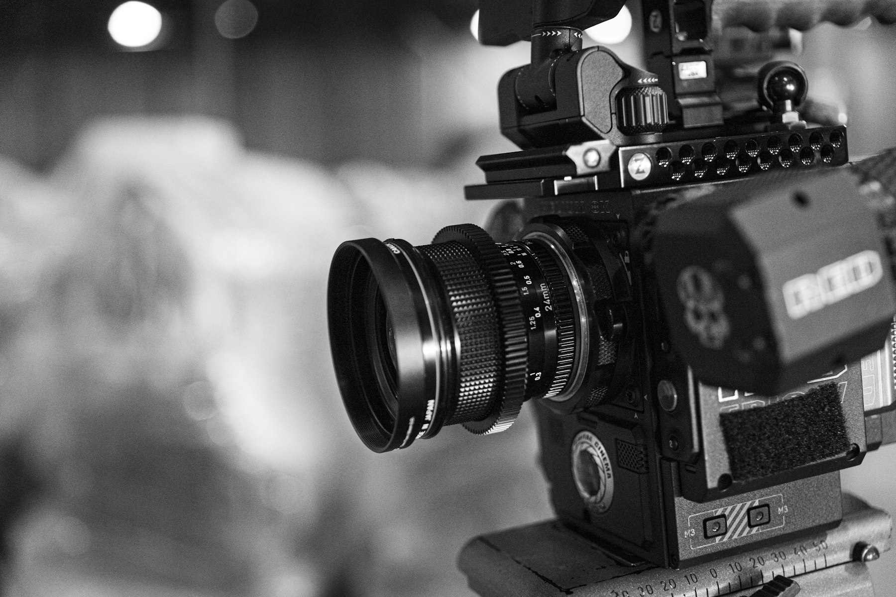 Sinema kamerası lens yakın plan, siyah-beyaz
